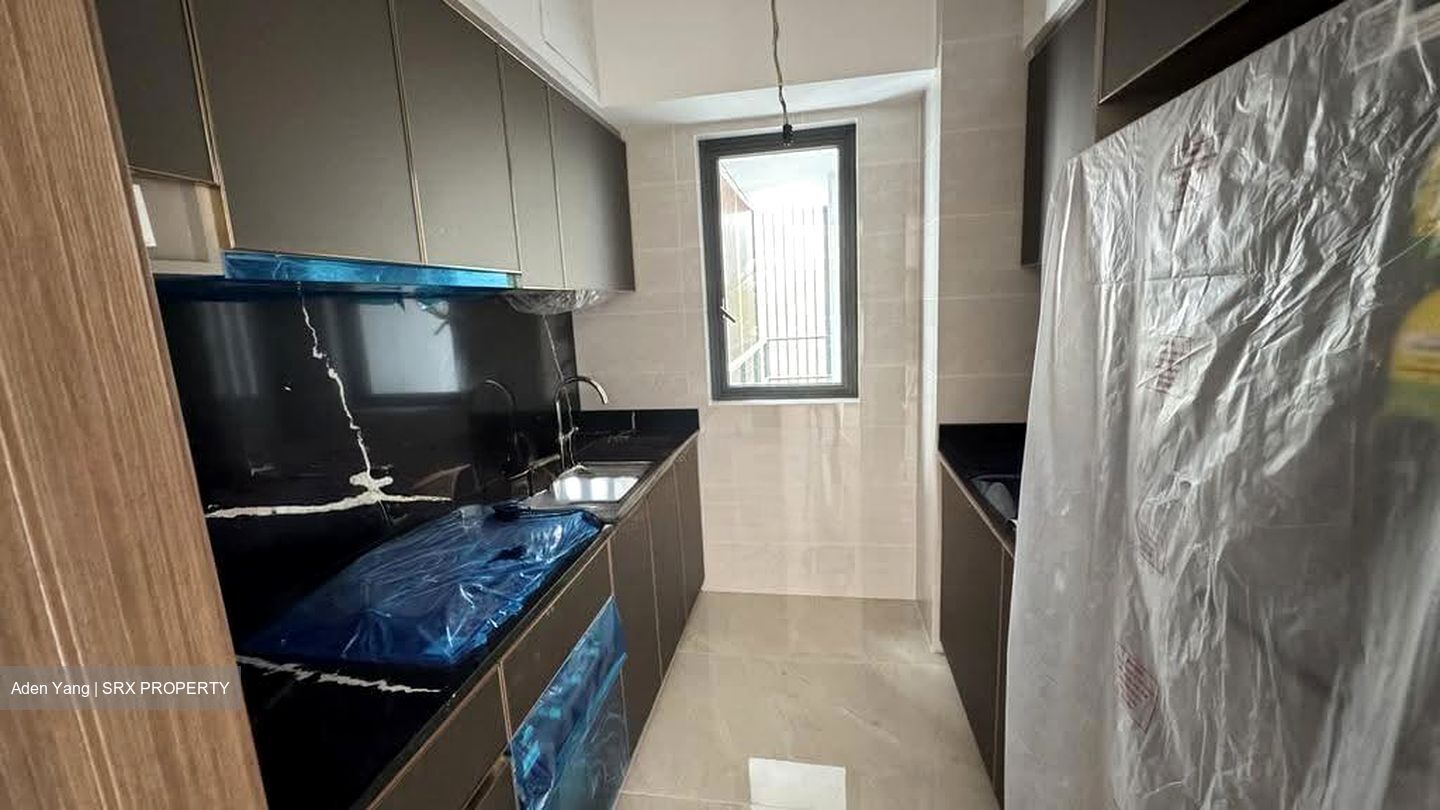 Slim Barracks Rise (D5), Condominium #635017291